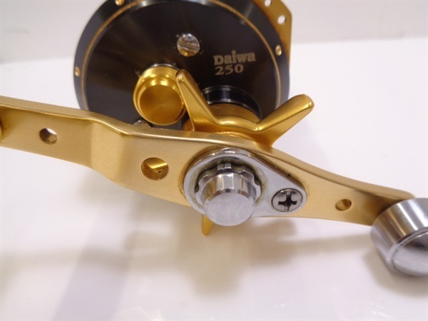 ０７ミリオネアＩＣＶ２５０ 右